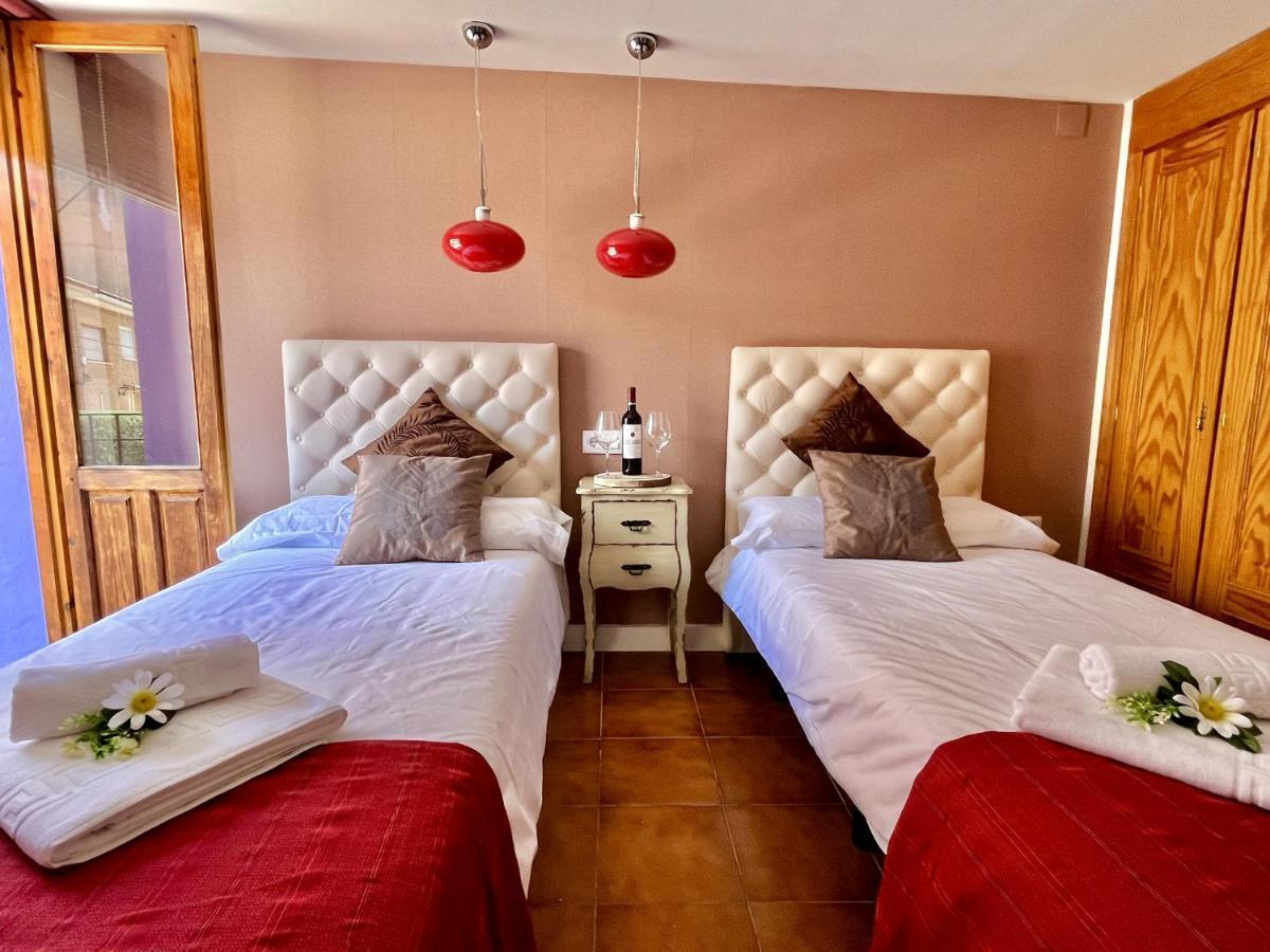 Hostal Nomadas By Gloove Villalba de la Sierra Buitenkant foto