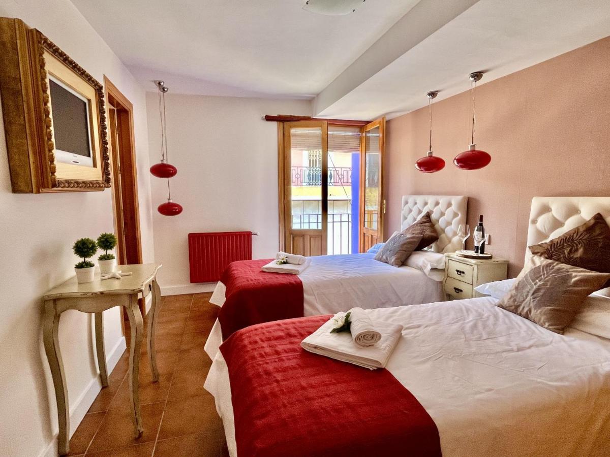 Hostal Nomadas By Gloove Villalba de la Sierra Buitenkant foto