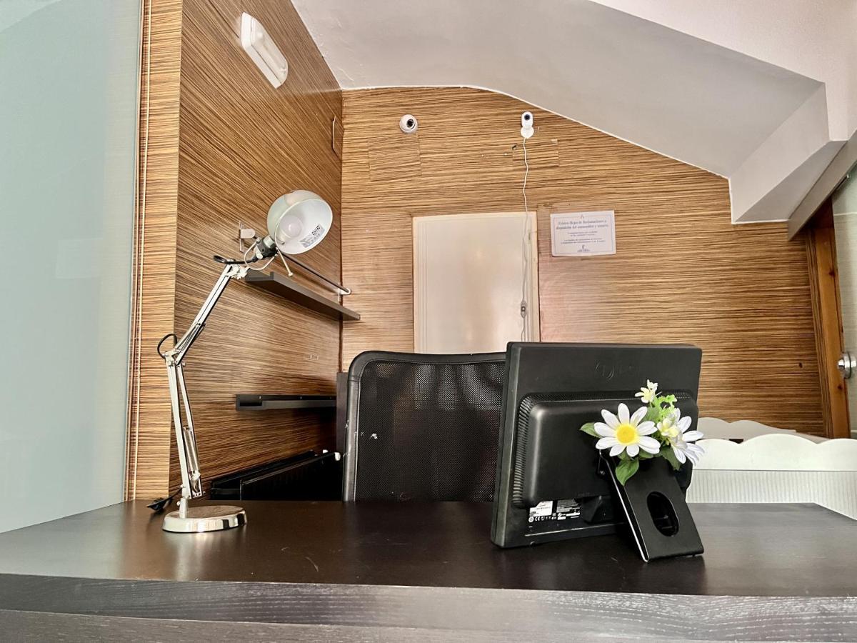 Hostal Nomadas By Gloove Villalba de la Sierra Buitenkant foto