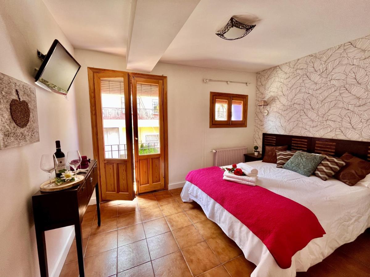 Hostal Nomadas By Gloove Villalba de la Sierra Buitenkant foto