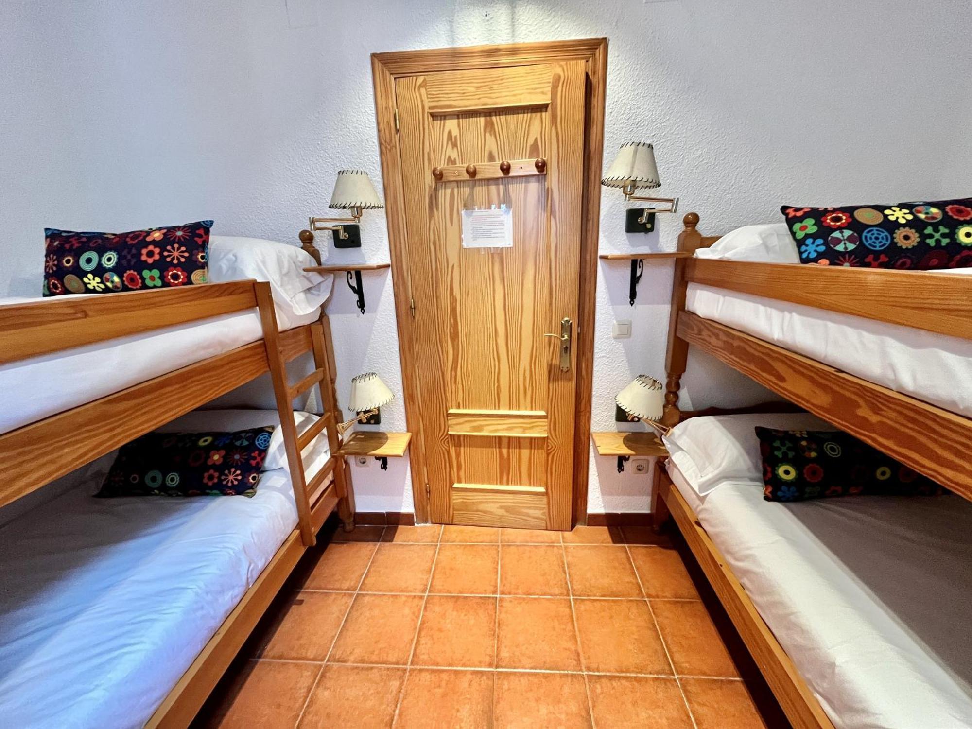 Hostal Nomadas By Gloove Villalba de la Sierra Buitenkant foto