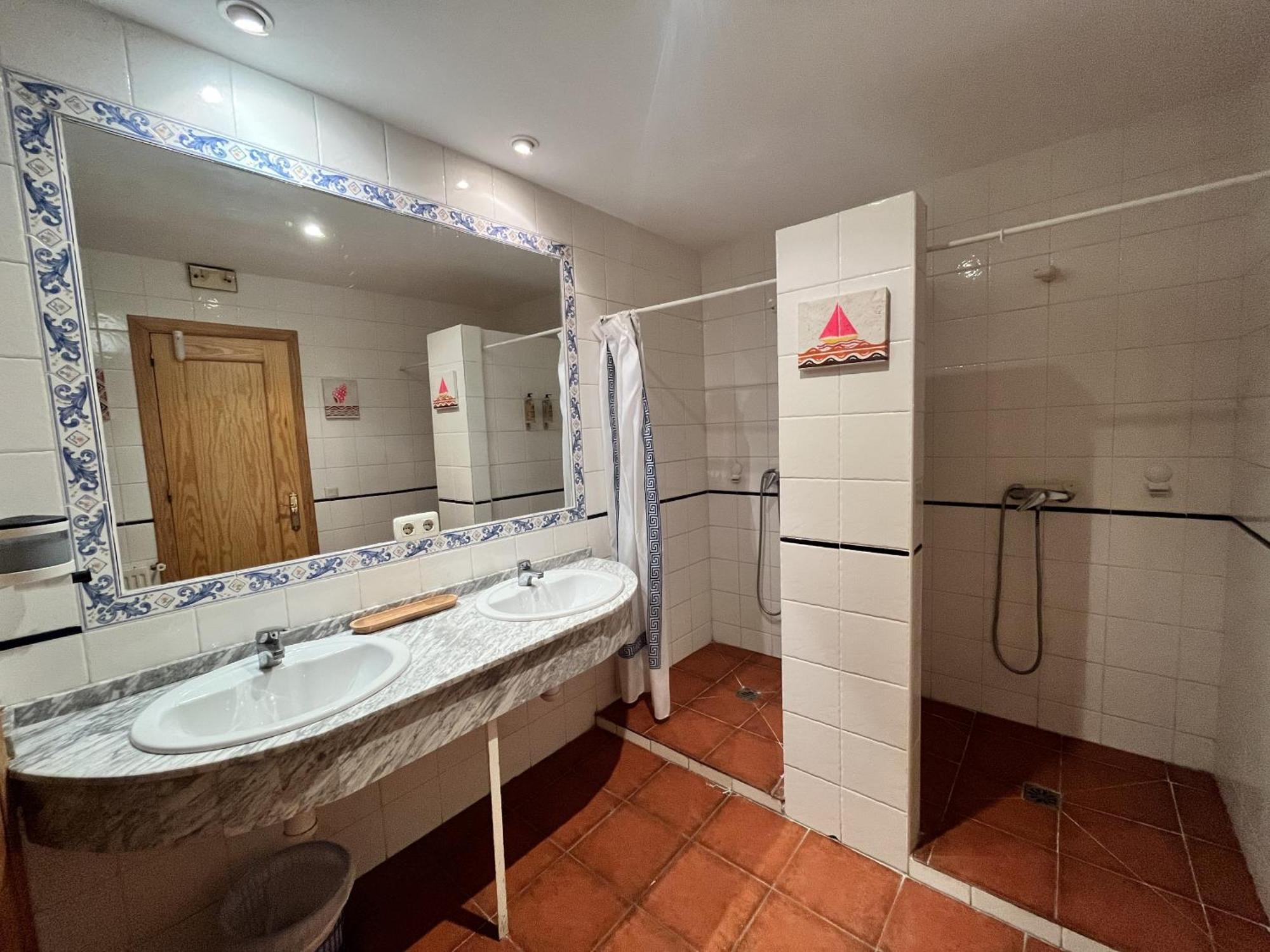 Hostal Nomadas By Gloove Villalba de la Sierra Buitenkant foto